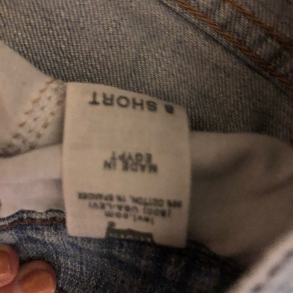 Levi’s - Picture 3 of 4